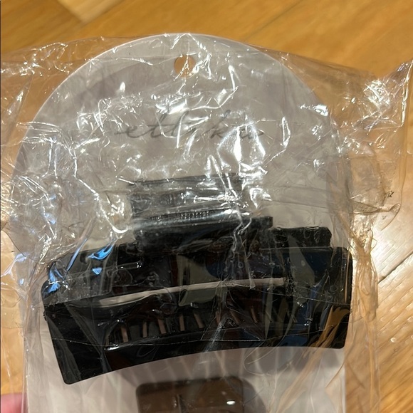 Ettika Black and Brown Hair Clips - Picture 2 of 3